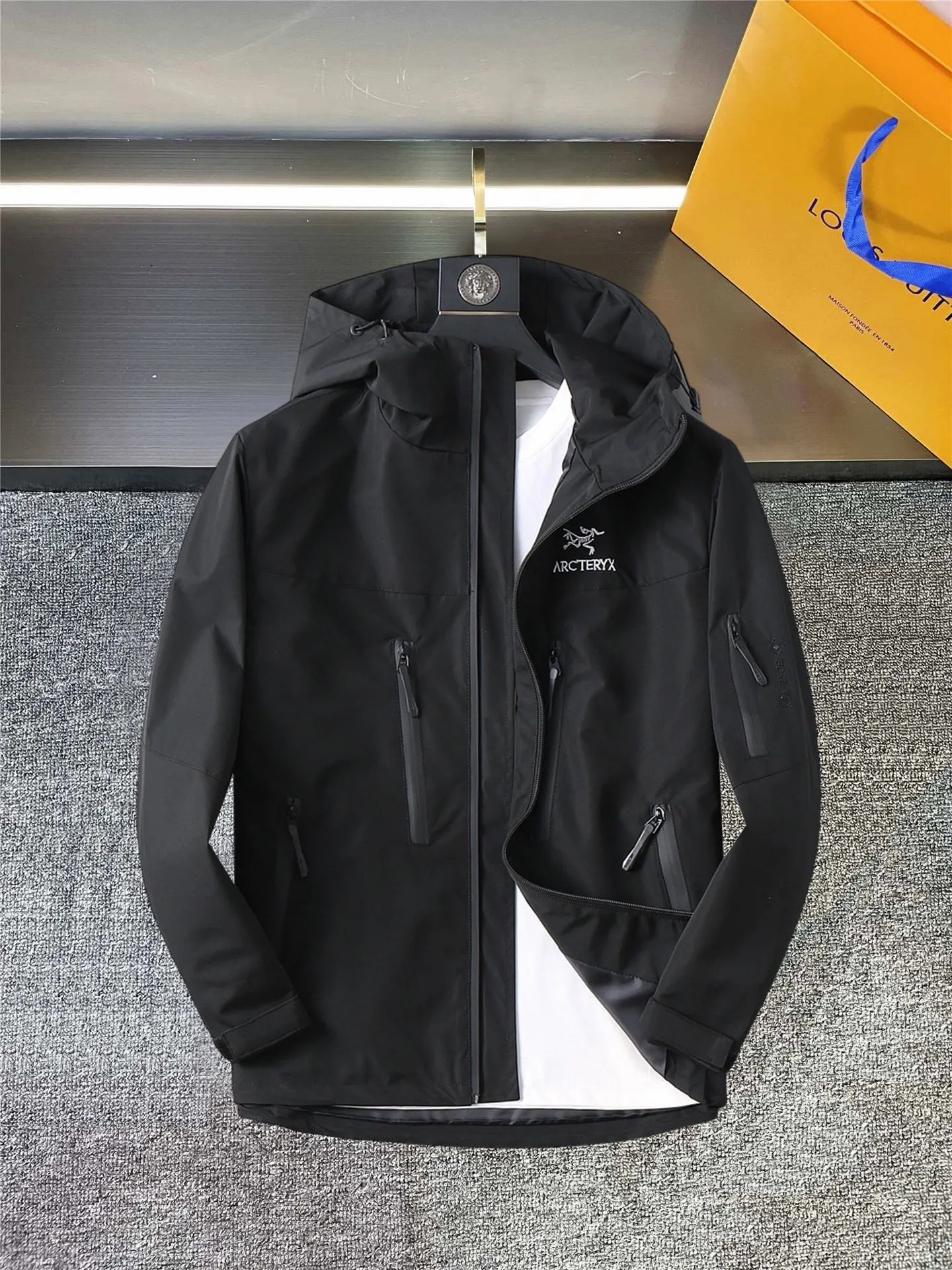 Same Style， ， 2026 New Arrival ， Original Premium Breathable ， ， ， Quality。 ， Sizes：M～3XL，
